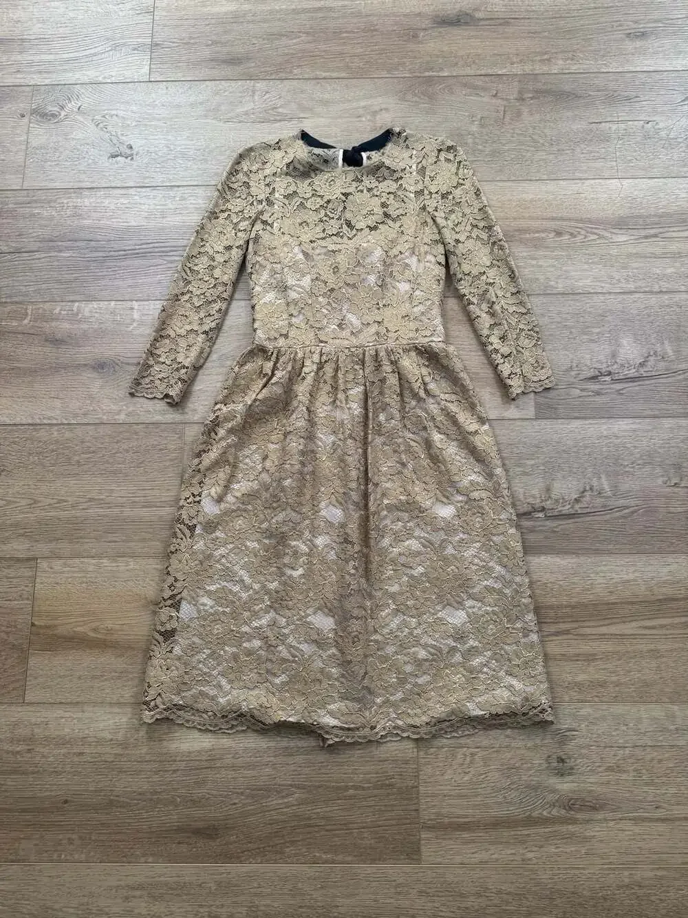 Boden Gold Metallic Lace Long Sleeve Midi Dress with Back Bow - Picture 2 of 16